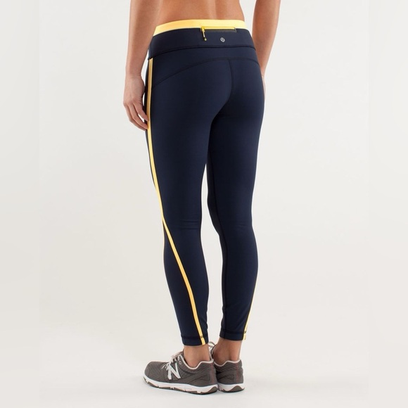 Lululemon Run: Pace Tight Leggings Size 4 Navy Inkwell Yellow Stripe Reflective - Picture 9 of 9